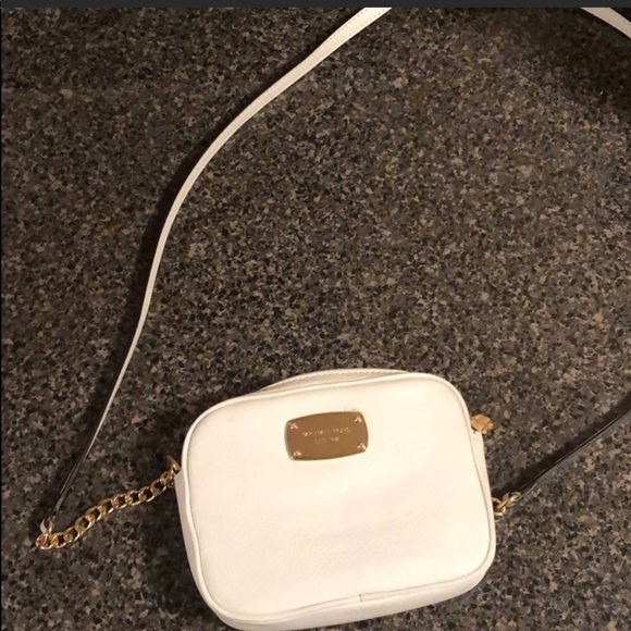 Michael Kors Handbags - NWOT small Michael Kors crossbody! Michael Kors Handbags - NWOT small Michael Kors crossbody!